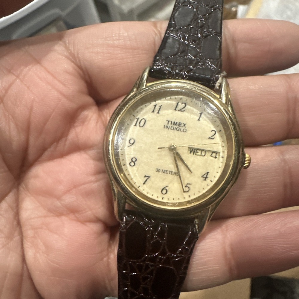 Works Vintage Timex Indiglo‎ Unisex Watch Gold Tone 34mm watch WR30M New Battery